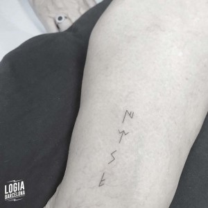 tatuaje_brazo_runas_logiabarcelona_moly_moonlight